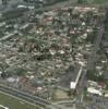 Photos aériennes de "cote" - Photo réf. A03530 - A côté des immeubles, un tissu de maisons individuelles ici, le quartier des aviateurs.