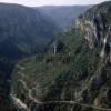 Photos aériennes de Indéterminée (Lozère) (48) - Les Gorges du Tarn | Lozère, Languedoc-Roussillon, France - Photo réf. N001668 - La route sinueuse longe la rivire.