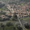 Photos aériennes de "Village" - Photo réf. N002123 - Le village et son pont suspendu qui enjambe l'Allier.