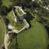 Photos aériennes de "chateau-fort" - Photo réf. N003373 - Edifice construit sur un opidum romain et remani  travers les sicles, son donjon date des environs du XII sicle.