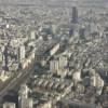 Photos aériennes de "paris" - Photo réf. N004030 - La tour Montparnasse dominant la ville.