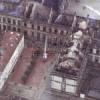 Photos aériennes de "échelle" - Photo réf. N004999 - La toiture encore fumante du château de Lunéville (Meurthe-et-Moselle) après l'incendie survenu le 02 janvier 2003.