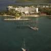 Photos aériennes de "bateau" - Photo réf. N005975 - L'hôtel ferme la baie de Fort-de-France.