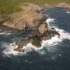 Photos aériennes de "atlantique" - Photo réf. N005987 - Les vagues venant s'écraser sur les rochers sur la côte Martiniquaise.