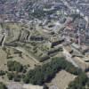 Photos aériennes de "fortifications" - Photo réf. N018211 - Les fortifications Vauban sont très visibles autour du château.
