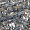 Photos aériennes de "notre" - Photo réf. N020267 - Les installations de la raffinerie de Notre-Dame-de-Gravenchon (Seine-Maritime).