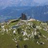 Photos aériennes de "Sommet" - Photo réf. N027174 - Une vue d'un restaurant panoramiqe  Leysin en Suisse.