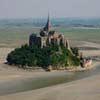Photos aériennes de "mont" - Photo réf. N029217 - Le Mont-Saint-Michel et sa baie sont classés au Patrimoine Mondial de l'UNESCO. 