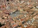 Photos aériennes de "cattedrale" - Photo réf. T040201 - La piazza della Vittoria con la Cattedrale e a sinistra il Santuario dell'Incoronata.
