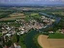 Photos aériennes de "rivière" - Photo réf. T046002 - C'est au niveau du deuxième pont que Le Doubs se jette dans La Saône
