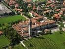 Photos aériennes de "abbaye" - Photo réf. T047650 - Fr : L'Abbaye de San Paolo d'Argon en Italie. It : L'Abbazia di San Paolo dArgon, Italia.