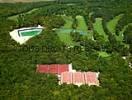Photos aériennes de "golf" - Photo réf. T051332 - Le golf, principal attrait de la commune