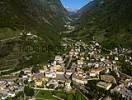 Photos aériennes de "ville" - Photo réf. T053752 - Fr : La ville de Tirano en Italie est encastre dans la valle. It : La citt di Tirano  incastrata nella valle, Italia.