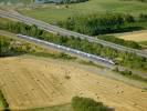 Photos aériennes de "tgv" - Photo réf. T082327 - Le TGV parcourant la Bourgogne.