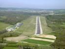 Photos aériennes de "aérodrome" - Photo réf. T056781 - L'arodrome de Besanon-La Vze et sa piste de 1400m peuvent accueillir des jets privs (Doubs).