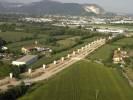 Photos aériennes de "cantiere" - Photo réf. T060708 - Un viaduc en construction  Brescia (Italie), pour le futur mtro qui devrait entrer en service en 2010.