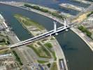 Photos aériennes de "bateaux" - Photo réf. T061976 - Le 6me pont de la ville est trs attendu, il pourra se lever jusqu'a 50m pour laisser passer les plus hauts bateaux.