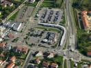 Photos aériennes de "relais" - Photo réf. T067509 - Le relais Parking+Rail de Mouzimpré permet de laisser sa voiture pour aller en centre-ville.