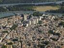 Photos aériennes de "avec" - Photo réf. T069358 - Le Centre Historique d'Avignon, avec le Palais des papes et le Pont d'Avignon, est class au Patrimoine Mondial de l'UNESCO.