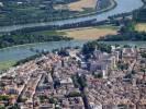 Photos aériennes de "historique" - Photo réf. T069362 - Le Centre Historique d'Avignon, avec le Palais des papes et le Pont d'Avignon, est classé au Patrimoine Mondial de l'UNESCO.