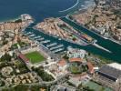 Photos aériennes de "ports" - Photo réf. T069681 - Le centre ville de Martigues (Bouches-du-Rhône)