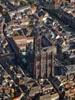 Photos aériennes de "Grande" - Photo réf. T069737 - L'imposante cathdrale Notre-Dame de Strasbourg (Bas-Rhin) est le monument principal du classement de la Grande Ile de Strasbourg au Patrimoine Mondial de l'UNESCO.