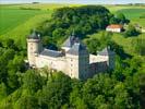 Photos aériennes de "forteresse" - Photo réf. T097094 - Le chteau de Manderen (Moselle), imposante forteresse du 15 sicle, dominant le Luxembourg et l'Allemagne, tait le quartier gnral du fameux Duc de Malbourck.