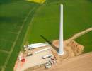 Photos aériennes de "eoliennes" - Photo réf. T100687 - Une éolienne en construction à Nelling en Moselle.