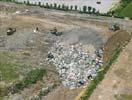 Photos aériennes de "déchets" - Photo réf. T100790 - Fr : Un centre d'enfouissement de déchets à Montichiari. It : Un centro di sotterramento di rifiuti a Montichiari.