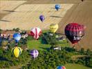 Photos aériennes de "montgolfières" - Photo réf. U091670 - Dimanche 26-07-2009 : Vol du Record du Monde de Dcollage en Ligne : 329 Montgolfires.