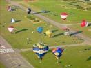 Photos aériennes de "Chambley" - Photo réf. U092176 - Des montgolfires lors du Lorraine Mondial Air Ballons 2009 sur la base de Chambley-Bussires, Meurthe-et-Moselle.