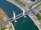 Photos aériennes de "seine" - Photo réf. U092617 - Le 6ème pont de la ville de Rouen en Seine-Maritime était très attendu, il peut se lever jusqu'a 50m pour laisser passer les plus hauts bateaux.