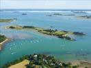 Photos aériennes de "océan" - Photo réf. U100393 - L'île de Boëdic est une des nombreuses îles du Golfe du Morbihan.