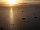 Photos aériennes de "coucher" - Photo réf. U111146 - Sur le littoral d'Arromanches-les-Bains ces caissons Phoenix, au nombre de 146, taient destins  la formation des jetes-abris devant les ports Mulberries A et B.