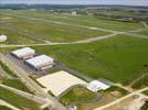 Photos aériennes de Chambley-Bussières (54890) - Chambley Air Base - Planet'Air | Meurthe-et-Moselle, Lorraine, France - Photo réf. U113420 - La station essence est en place : D'un ct les voitures, de l'autre cot les avions, hlicoptres et ulm.