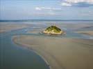 Photos aériennes de "Michel" - Photo réf. U113553 - Dans la baie du Mont-Saint-Michel, l'ilot granitique de Tombelaine.