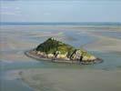  - Photo réf. U113554 - Dans la baie du Mont-Saint-Michel, l'ilot granitique de Tombelaine.