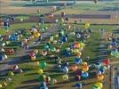 Photos aériennes de "montgolfières" - Photo réf. E128461 - Lorraine Mondial Air Ballons 2013 : Vol du Mercredi 31 Juillet le soir lors du Record Mondial de Dcollage en Masse. (Greatest Mass Ascent)