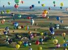 Photos aériennes de "montgolfières" - Photo réf. E128487 - Lorraine Mondial Air Ballons 2013 : Vol du Mercredi 31 Juillet le soir lors du Record Mondial de Dcollage en Masse. (Greatest Mass Ascent)