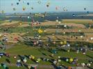 Photos aériennes de "ballon" - Photo réf. E128489 - Lorraine Mondial Air Ballons 2013 : Vol du Mercredi 31 Juillet le soir lors du Record Mondial de Dcollage en Masse. (Greatest Mass Ascent)