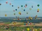 Photos aériennes de "ballon" - Photo réf. E128491 - Lorraine Mondial Air Ballons 2013 : Vol du Mercredi 31 Juillet le soir lors du Record Mondial de Dcollage en Masse. (Greatest Mass Ascent)