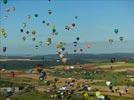 Photos aériennes de "montgolfières" - Photo réf. E128494 - Lorraine Mondial Air Ballons 2013 : Vol du Mercredi 31 Juillet le soir lors du Record Mondial de Dcollage en Masse. (Greatest Mass Ascent)