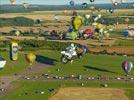 Photos aériennes de "montgolfières" - Photo réf. E128505 - Lorraine Mondial Air Ballons 2013 : Vol du Mercredi 31 Juillet le soir lors du Record Mondial de Dcollage en Masse. (Greatest Mass Ascent)