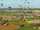 Photos aériennes de "ballon" - Photo réf. E128510 - Lorraine Mondial Air Ballons 2013 : Vol du Mercredi 31 Juillet le soir lors du Record Mondial de Dcollage en Masse. (Greatest Mass Ascent)