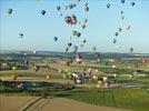 Photos aériennes de "montgolfières" - Photo réf. E128523 - Lorraine Mondial Air Ballons 2013 : Vol du Mercredi 31 Juillet le soir lors du Record Mondial de Dcollage en Masse. (Greatest Mass Ascent)