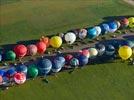 Photos aériennes de "ligne" - Photo réf. E128560 - Lorraine Mondial Air Ballons 2013 : Vol du Jeudi 1 Aot le matin lors du Record Mondial de Dcollage en Ligne. (The Great Line, In-line Mass Ascent)