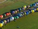 Photos aériennes de "ballon" - Photo réf. E128567 - Lorraine Mondial Air Ballons 2013 : Vol du Jeudi 1 Aot le matin lors du Record Mondial de Dcollage en Ligne. (The Great Line, In-line Mass Ascent)