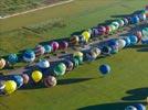 Photos aériennes de "ballon" - Photo réf. E128569 - Lorraine Mondial Air Ballons 2013 : Vol du Jeudi 1 Aot le matin lors du Record Mondial de Dcollage en Ligne. (The Great Line, In-line Mass Ascent)