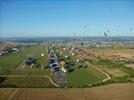 Photos aériennes de "montgolfières" - Photo réf. E128579 - Lorraine Mondial Air Ballons 2013 : Vol du Jeudi 1 Aot le matin lors du Record Mondial de Dcollage en Ligne. (The Great Line, In-line Mass Ascent)