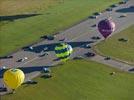 Photos aériennes de "montgolfières" - Photo réf. E128591 - Lorraine Mondial Air Ballons 2013 : Vol du Jeudi 1 Aot le matin lors du Record Mondial de Dcollage en Ligne. (The Great Line, In-line Mass Ascent)